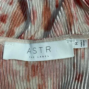 ASTR the Label Orange Plisse Pleated V-Neck Faux Wrap Long Sleeve Bodysuit Top M thumbnail 4