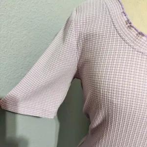 LOFT Women Lilac‎ Y2K Textured Waffle Scoopneck Pointelle Ruffle Henley Top Sz L thumbnail 3