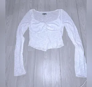 WILD FABLE Women’s White Casual Long Sleeve Crop Top thumbnail 1