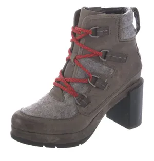 Sorel woman’s boots  thumbnail 1