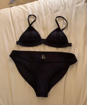 Bikini thumbnail 1