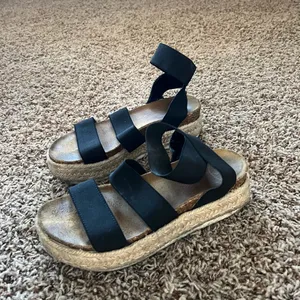 Women's Black Sandals thumbnail 2