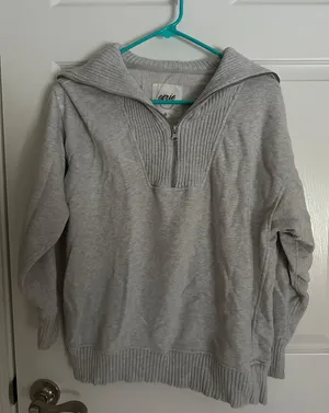 Crew Neck thumbnail 1