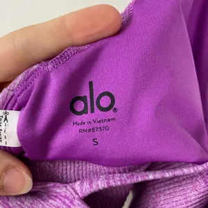 Alo Yoga Alosoft Lavish Sports Bra Strappy Women’s Size Small Purple Active Soft thumbnail 8