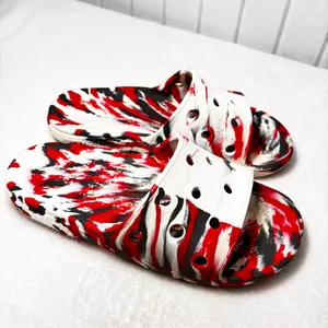 CROCS CLASSIC MARBLED SLIDES Flame Red White Black Unisex Slides‎ Sandals M4 W6 thumbnail 3