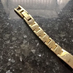 Chico’s Large Face Mother of Pearl Pave Rhinestone Goldtone Delicate‎ Band Watch thumbnail 7