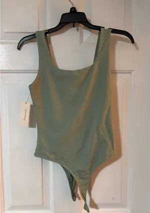 Francesca's New with Tags Green Bodysuit thumbnail 4