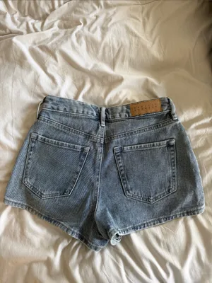 PacSun Women's Mid-Rise Light Wash Denim Shorts thumbnail 2