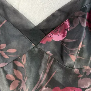 Vintage Y2K M Medium Cami Tank Top Dark Romantic Gothic Floral Shirt Black Satin thumbnail 4