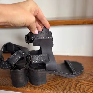 Free People Happiness Heeled Black‎ Leather Studded Cuff Sandals Buckle US 7 New thumbnail 5