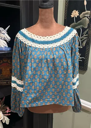 Luna Moon Floral Boho Peasant Crop Top – Size Medium – NWT thumbnail 1