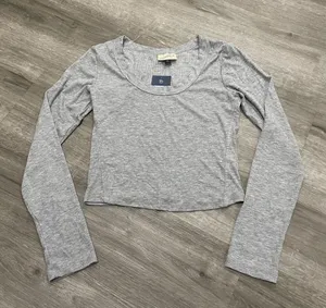 Gray Long Sleeve Crop Top thumbnail 1