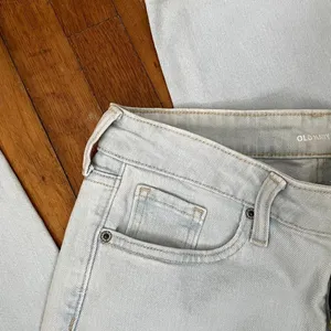 NWT Old Navy wide straight leg low rise light wash blue jeans women size‎ 4 thumbnail 4