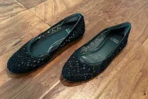 Stuart Weitzman Black Crochet Lace Ballet Flats Size 7.5 thumbnail 1