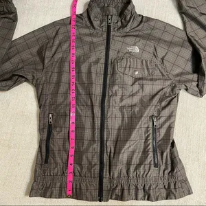 The North Face Women’s Windbreaker thumbnail 15