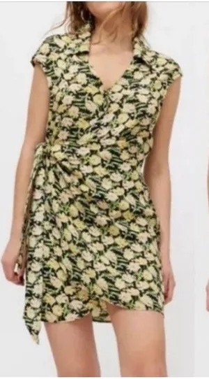 Urban Outfitters Yellow Green Floral Short Sleeve Wrap Dress NEW Sz Medium Boho thumbnail 1