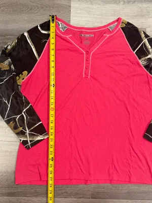 Realtree Women’s Pink Camo Henley Long Sleeve Shirt Hunting Outdoors Size 1X thumbnail 4
