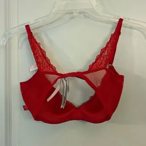 Victoria’s Secret padded no wire push up bra size 32D thumbnail 4