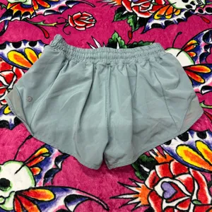 lululemon hotty hot shorts thumbnail 4