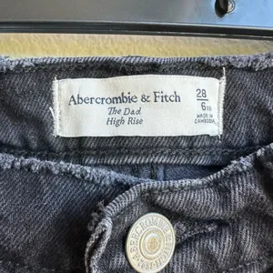 Abercrombie & Fitch The Dad High Rise Straight Black Button Fly Jeans Size 28/6 thumbnail 5