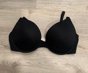 VS PINK Bra thumbnail 1