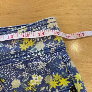 Laura Ashley Urban Outfitters Floral Denim Mini‎ Skirt Medium Blue Yellow White thumbnail 7
