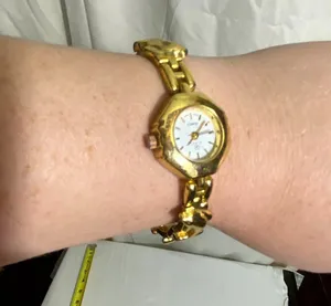 Almas Dolphin Link Bracelet Watch Gold Tone Quartz Womens Novelty Dolphin Watch thumbnail 1