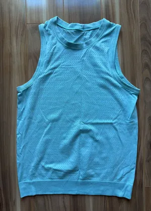 Lululemon Breeze By Muscle Tank II *Squad - size 6 thumbnail 1