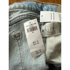 Abercrombie & Fitch The Mom Short High Rise Light Wash Cuffed Denim Size 22 thumbnail 7