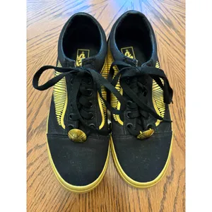 Vans Harry Potter Golden Snitch Sneakers Womens 6.5 Black Gold Old Skool Shoes thumbnail 3