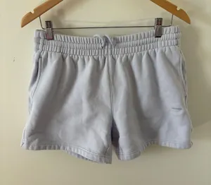 Aritzia Tna Sweatfleece Cozy Fleece Boyfriend Fit Shorts Lavender Purple Medium thumbnail 1