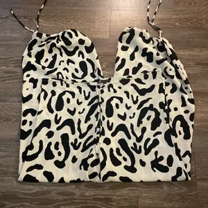 NWOT Zara White and black leopard animal print pants. Size Small thumbnail 4