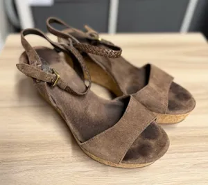 Ugg D’Alessio Chocolate Suede Cork Platform Heels thumbnail 1