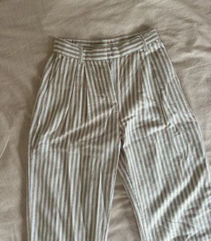 Abercrombie Trousers thumbnail 2