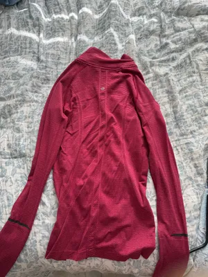 Lululemon Long Sleeve thumbnail 2