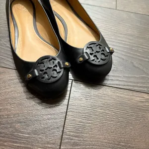 Tory Burch Women’s 7 Black Gabriel Flats Logo thumbnail 2