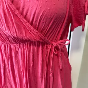 Torrid Midi Swiss Linen Surplice Dress Honeysuckle Pink 2X Valentines Day thumbnail 6