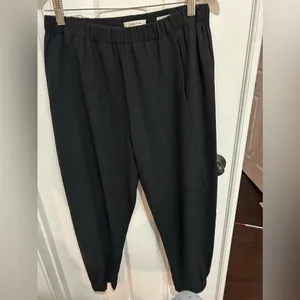 Aritzia Babaton Black Pocket Dress Pant Trousers w Jogger bottom M thumbnail 2
