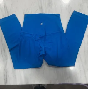 Poolside Lululemon Leggings 25" High-Rise Align thumbnail 2