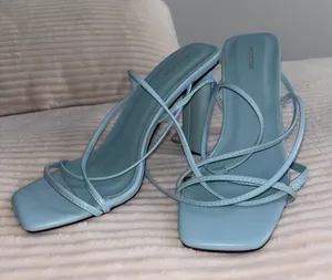 Pretty Little Thing Blue Heels thumbnail 1