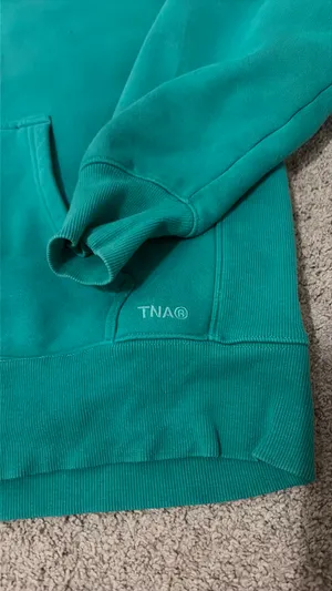 Aritzia thumbnail 2