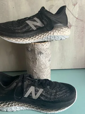 New Balance Fresh Foam More v2 Women’s Black Running Shoe Comfort Size 6.5 thumbnail 3