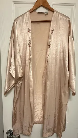 Vintage Val Mode Lingerie Pink Satin Embroidered Kimono Robe - Plus Size 2X thumbnail 1