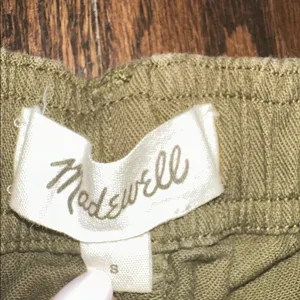 Madewell Olive Green Women's Shorts size small thumbnail 4