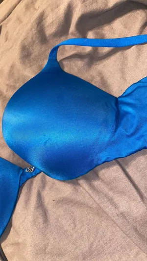 Victoria's Secret Bra thumbnail 3