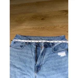 American eagle high rise mom jeans thumbnail 4