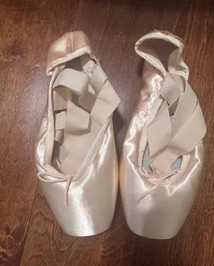 bloch pointe shoes Size 6 thumbnail 3