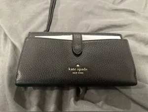 NWT Kate Spade Leila Phone Wristlet Wallet Black Pebbled Leather Classic Wallet. thumbnail 1