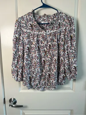 UNTUCKit White Floral Pintuck Peasant Blouse Size M thumbnail 2