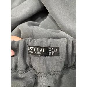 Nasty Gal Collection Gray Work Trousers Women’s Size 4 Tailored Office Pants 💰 thumbnail 2